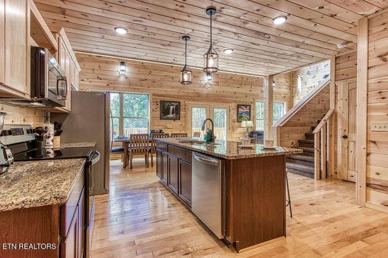 3846 Katelyns Ln, Sevierville, TN 37876