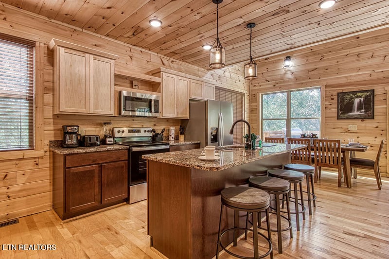 3846 Katelyns Ln, Sevierville, TN 37876