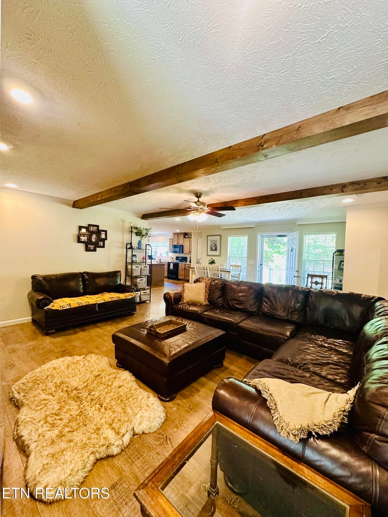 3846 Knight Hollow Rd, Sevierville, TN 37876