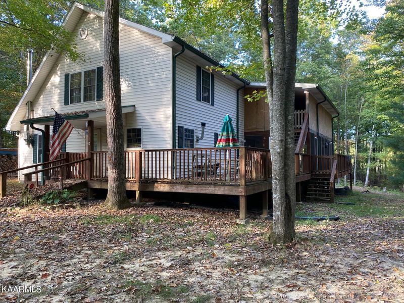 385 Cumberland Mountain Cir, Sunbright, TN 37872