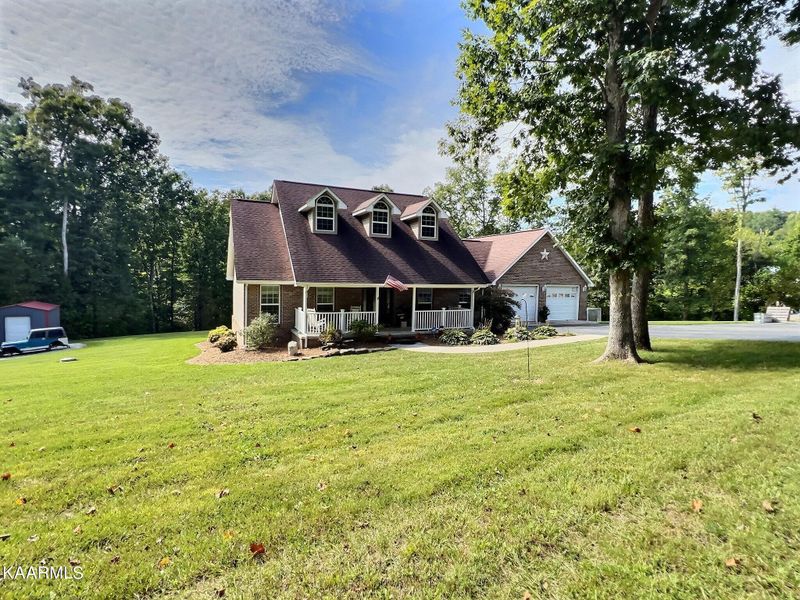 385 Eli Ln, Oneida, TN 37841