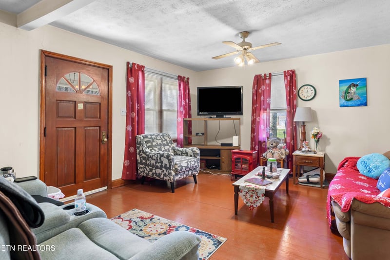 385 Hubbs Grove Rd, Maynardville, TN 37807