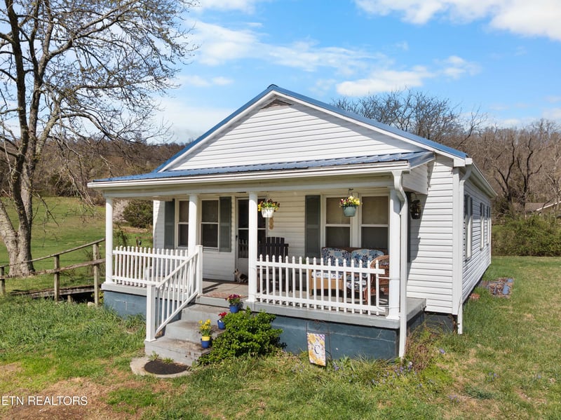 385 Hubbs Grove Rd, Maynardville, TN 37807
