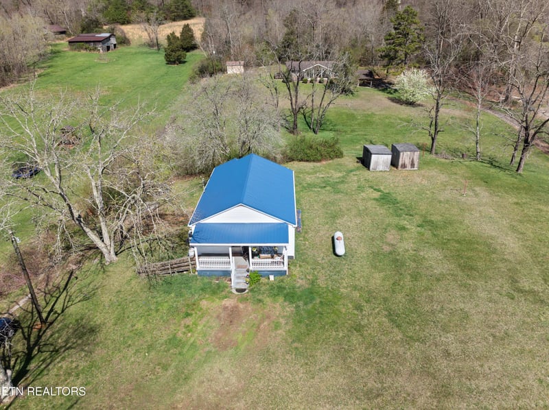 385 Hubbs Grove Rd, Maynardville, TN 37807