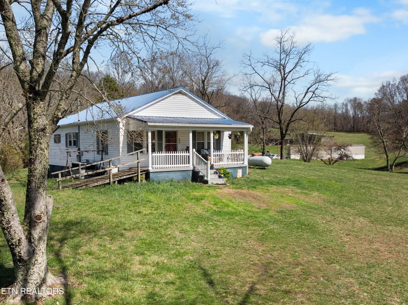 385 Hubbs Grove Rd, Maynardville, TN 37807