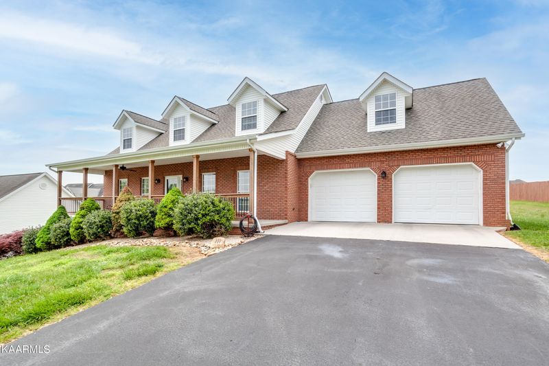 385 Lorne Ln, Blaine, TN 37709