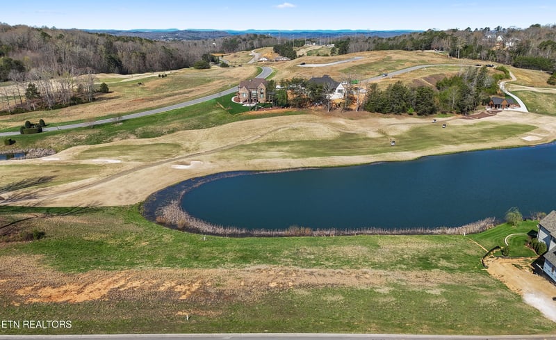 385 Navigator Dr, Lenoir City, TN 37772