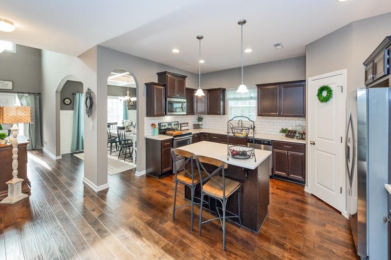 385 Sable Ct, Lenoir City, TN 37771