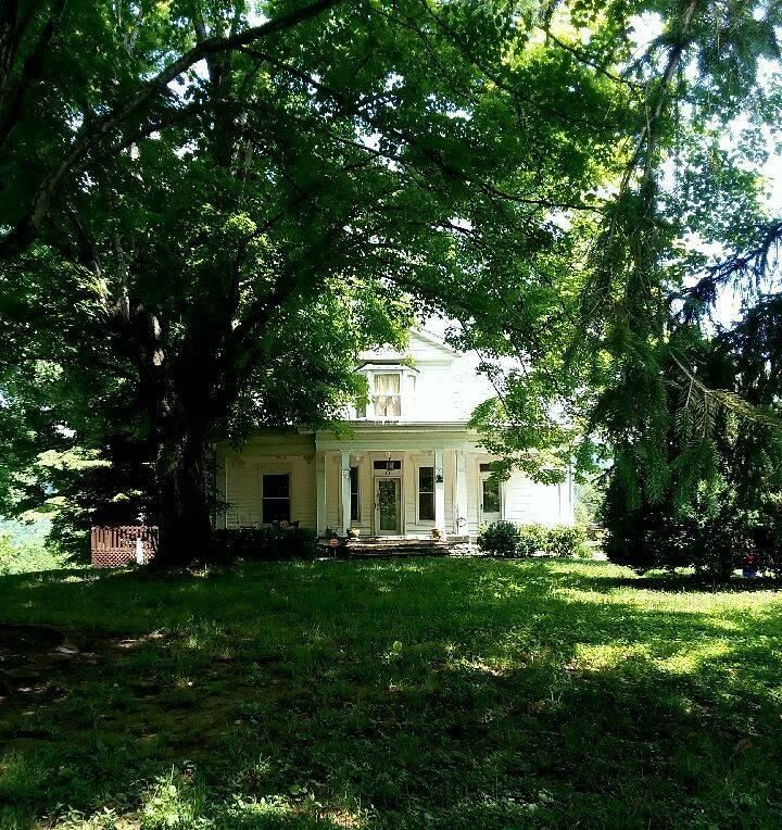 385 Webster Rd, Harriman, TN 37748
