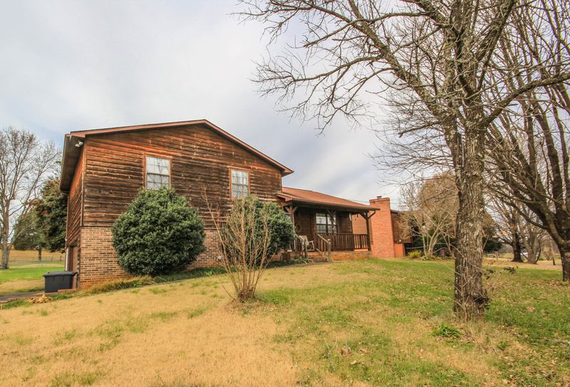 3851 Davis Ford Rd, Maryville, TN 37804