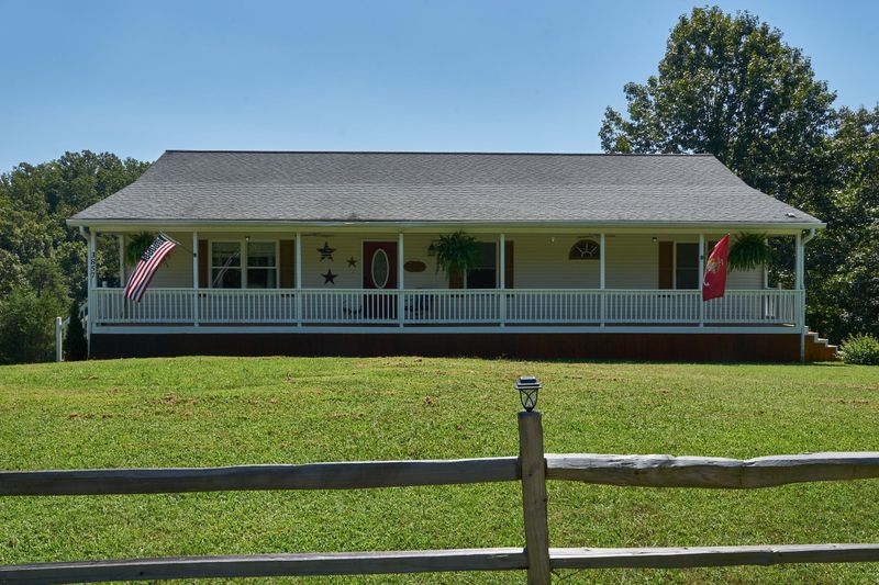 3857 Light Pink Rd, Louisville, TN 37777