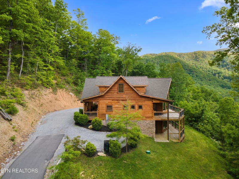3859 Clabo Mountain Ln, Sevierville, TN 37862