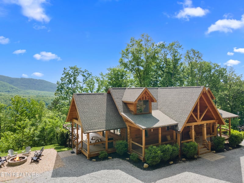 3859 Clabo Mountain Ln, Sevierville, TN 37862