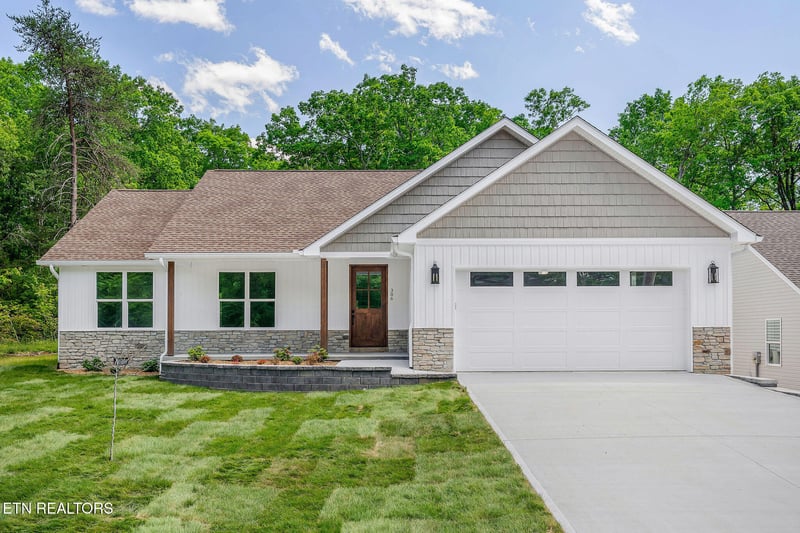 386 St George Dr, Fairfield Glade, TN 38558