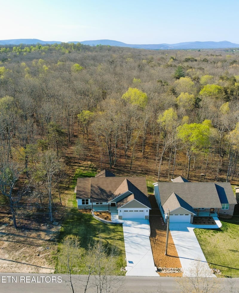 386 St George Dr, Fairfield Glade, TN 38558
