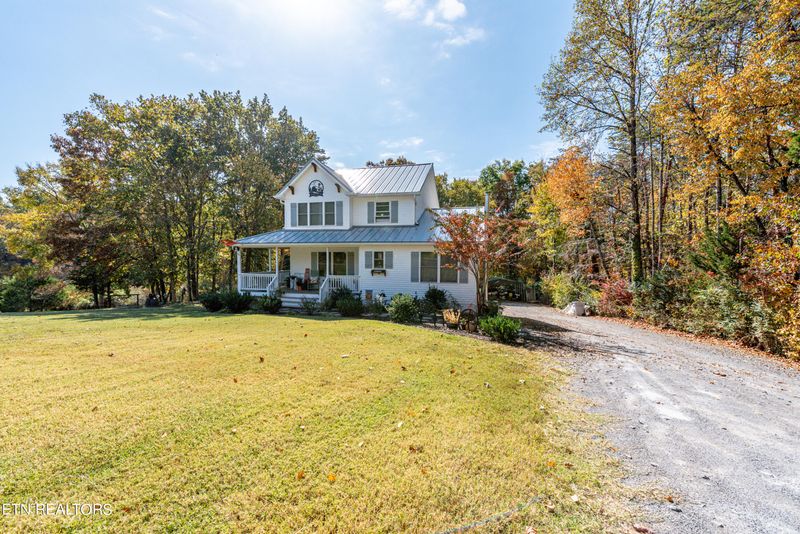 3861 Light Pink Rd, Louisville, TN 37777