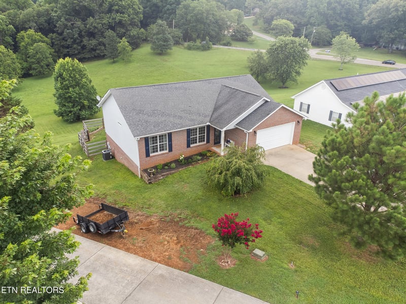 3861 Valentine Rd, Maryville, TN 37804