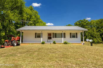 3865 Ballplay Rd, Tellico Plains, TN 37385