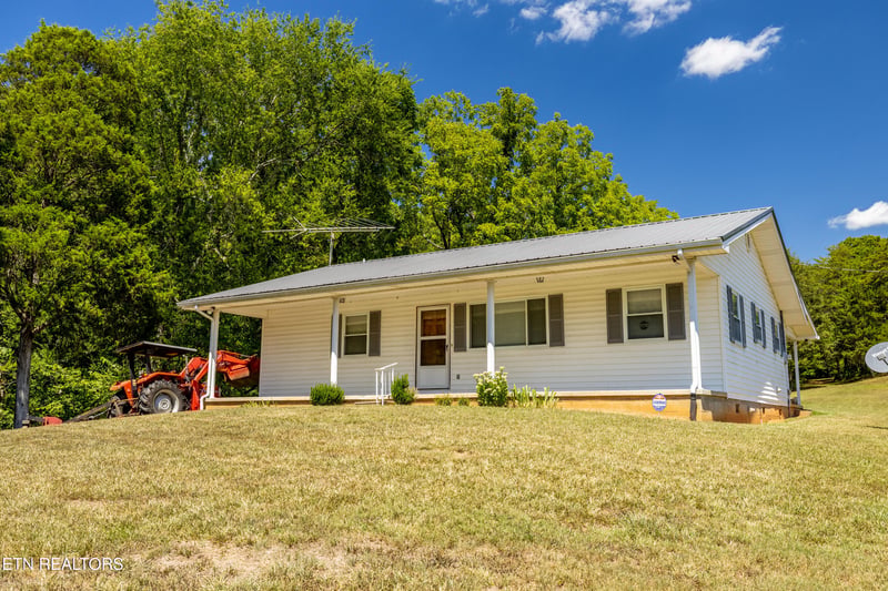 3865 Ballplay Rd, Tellico Plains, TN 37385