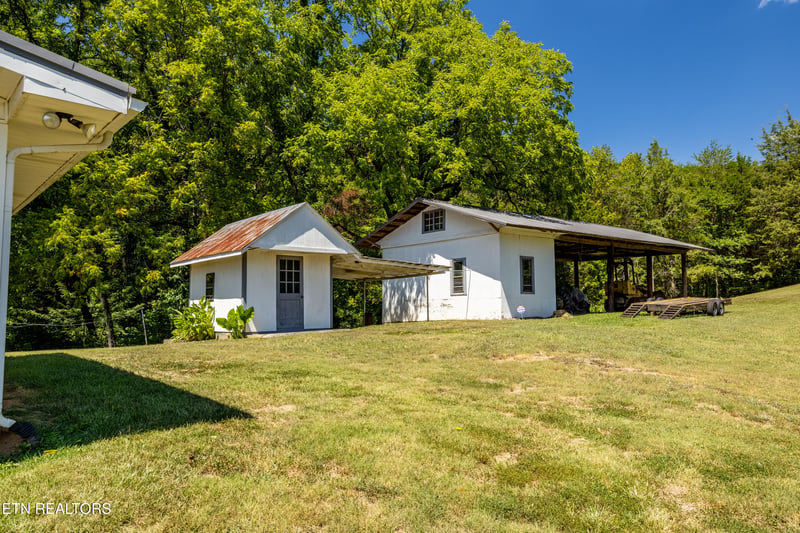 3865 Ballplay Rd, Tellico Plains, TN 37385