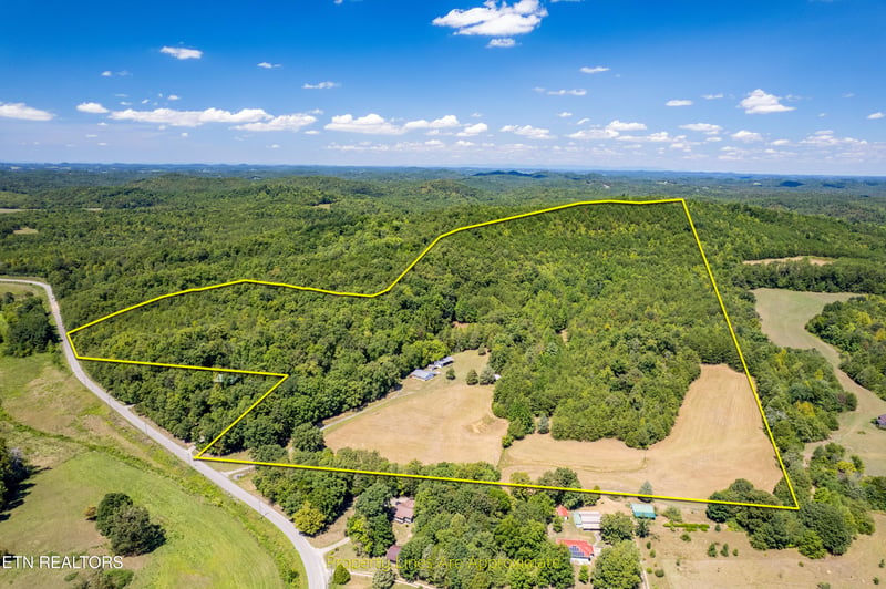 3865 Ballplay Rd, Tellico Plains, TN 37385