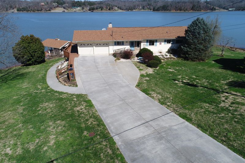 3865 Sandy Shore Dr, Lenoir City, TN 37772