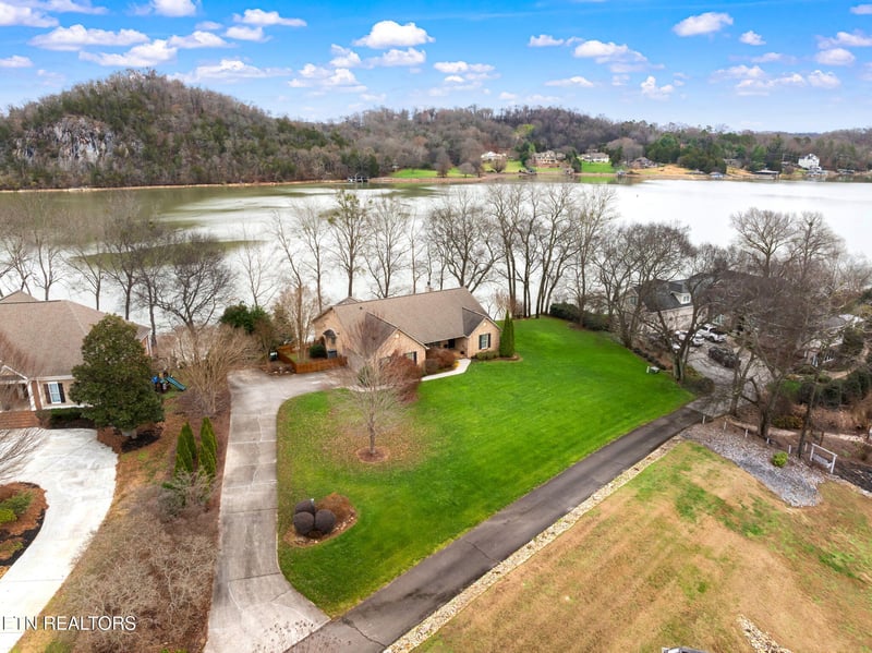 3867 Attley Dr, Louisville, TN 37777