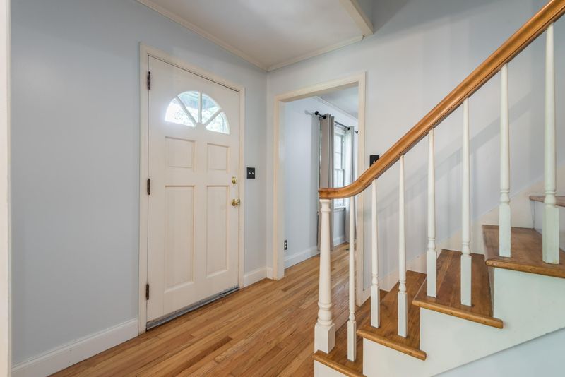 387 East Dr, Oak Ridge, TN 37830