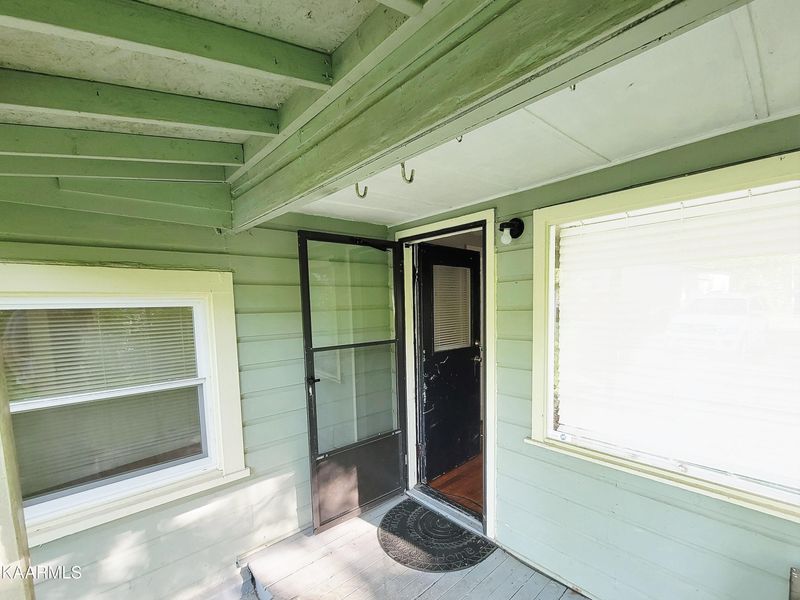 387 Wells Rd, Powell, TN 37849