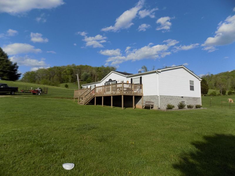 3872 Dutch Valley Road Rd, Clinton, TN 37716