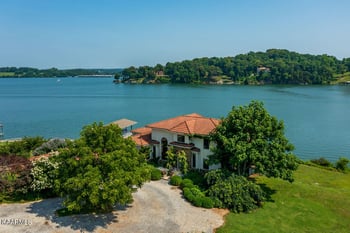 3877 Scenic Dr, Lenoir City, TN 37772