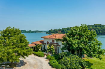 3877 Scenic Dr, Lenoir City, TN 37772