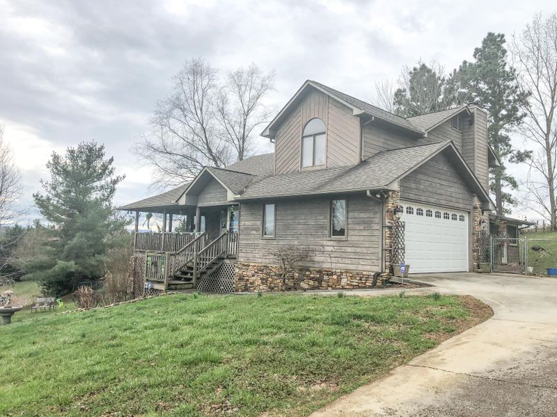 3877 Settlers Tr, Kodak, TN 37764