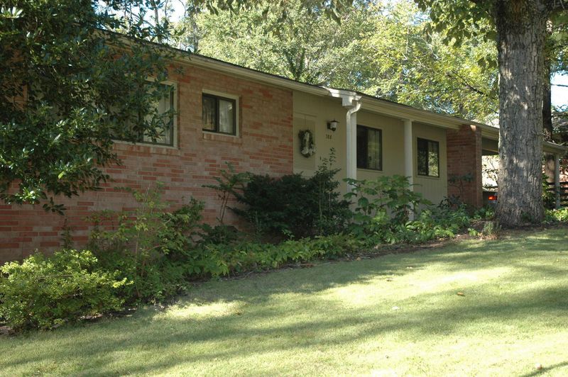 388 East Dr, Oak Ridge, TN 37830