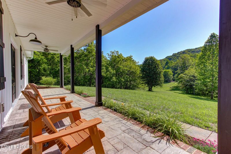 3882 Thomas Cross Rd, Sevierville, TN 37876