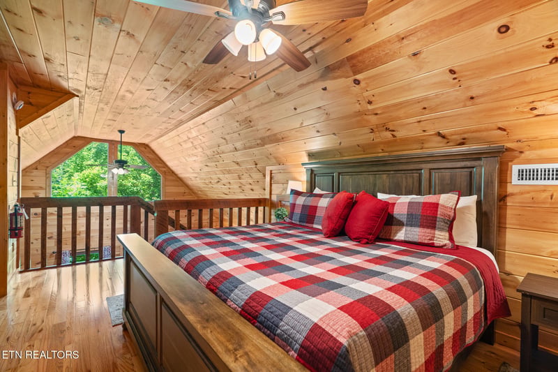 3884 Locust Ridge Rd, Sevierville, TN 37876