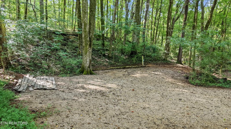 3889 Quarry Rd, Louisville, TN 37777