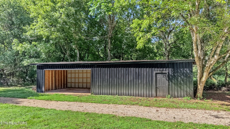 3889 Quarry Rd, Louisville, TN 37777
