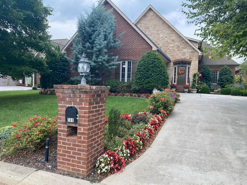 389 Olympic Dr, Lenoir City, TN 37771