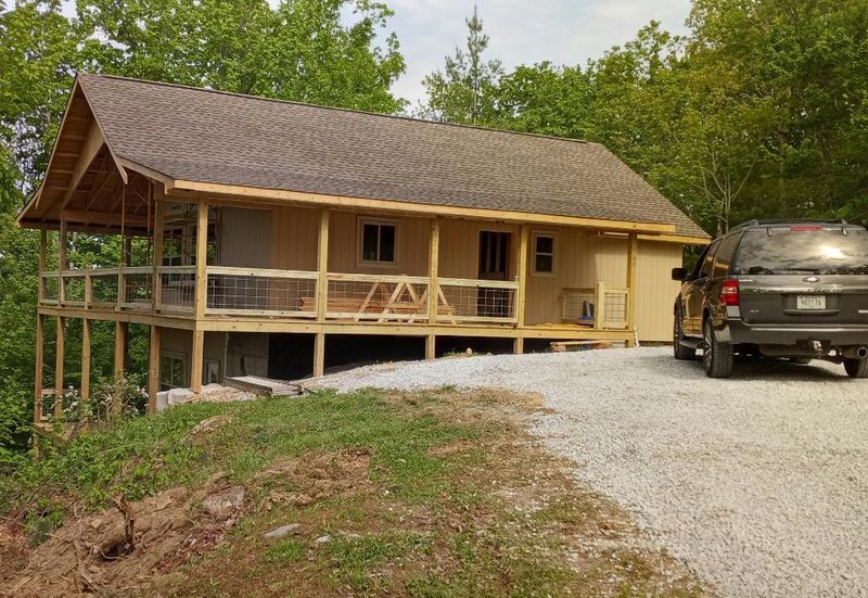 389 Shug Mtn Rd, Oneida, TN 37841