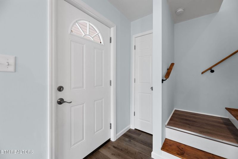 389 W Outer Dr, Oak Ridge, TN 37830
