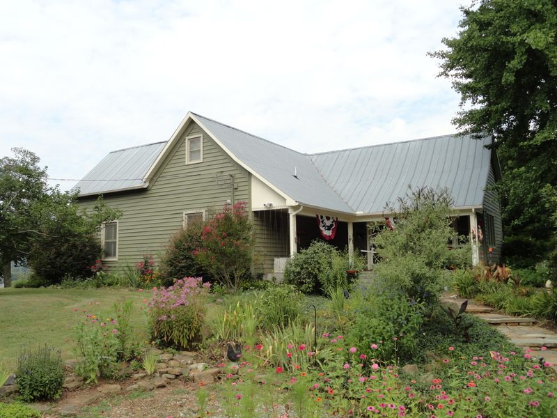 3892 Dutch Valley Rd, Clinton, TN 37716