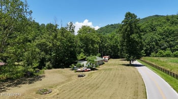 3894 Buffalo Rd, Oneida, TN 37841