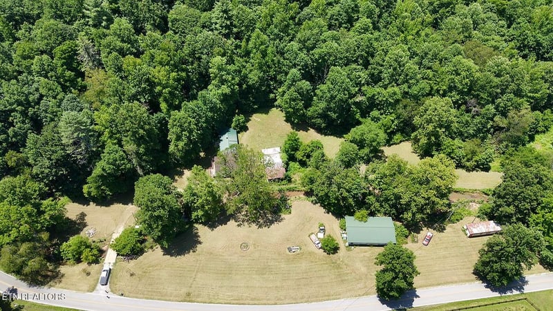 3894 Buffalo Rd, Oneida, TN 37841
