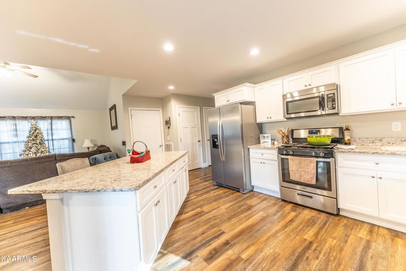 39 Patrick Dr, Crossville, TN 38555