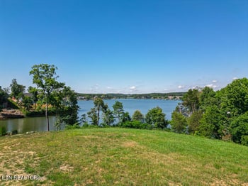 390 Admiral Ct, Lenoir City, TN 37772