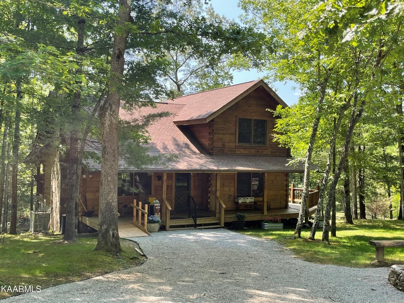 390 Buck Ridge Rd, Oneida, TN 37841