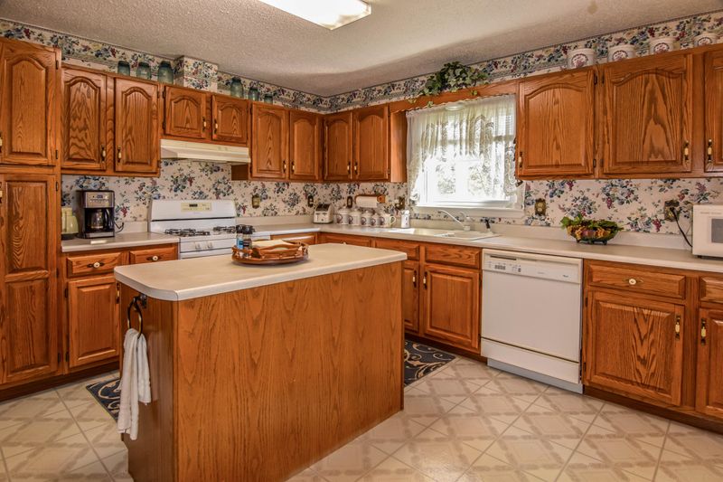 390 Cate Byrd Rd, Kodak, TN 37764