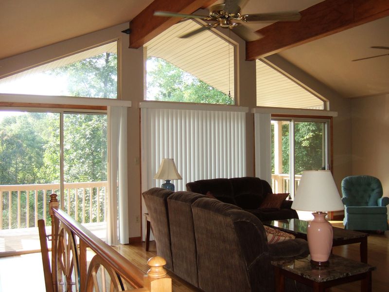 390 Ridgeland Dr, Sharps Chapel, TN 37866