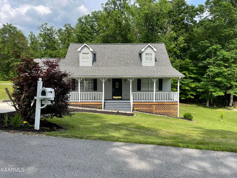 390 Wildwood Cir, Lafollette, TN 37766